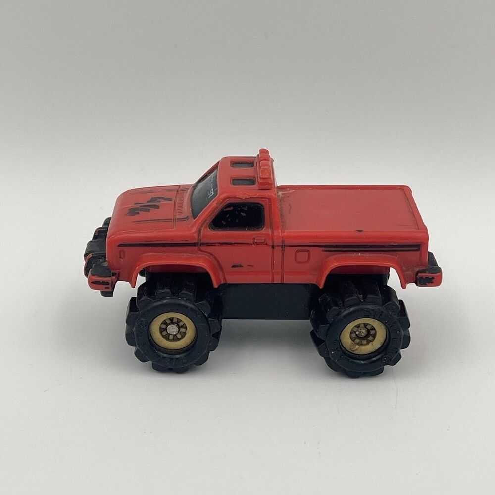 Vintage McDonald’s 1986 Mini Schaper Stomper Ford 4x4 Red Pickup Truck Toy
